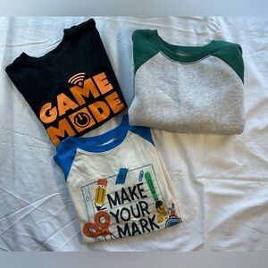 Boys Graphic Shirt & Sweatshirt Bundle | size 4/5